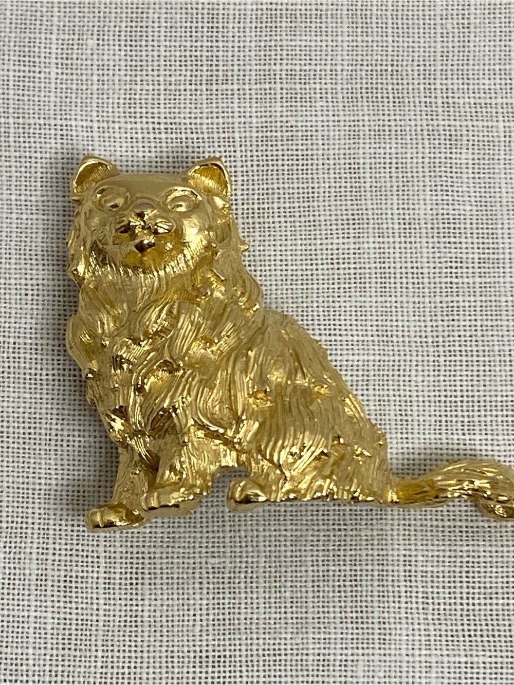 Vintage Trifari Cat Brooch Sitting Persian Signed Crown Trifari Gold Tone - Picture 3 of 13